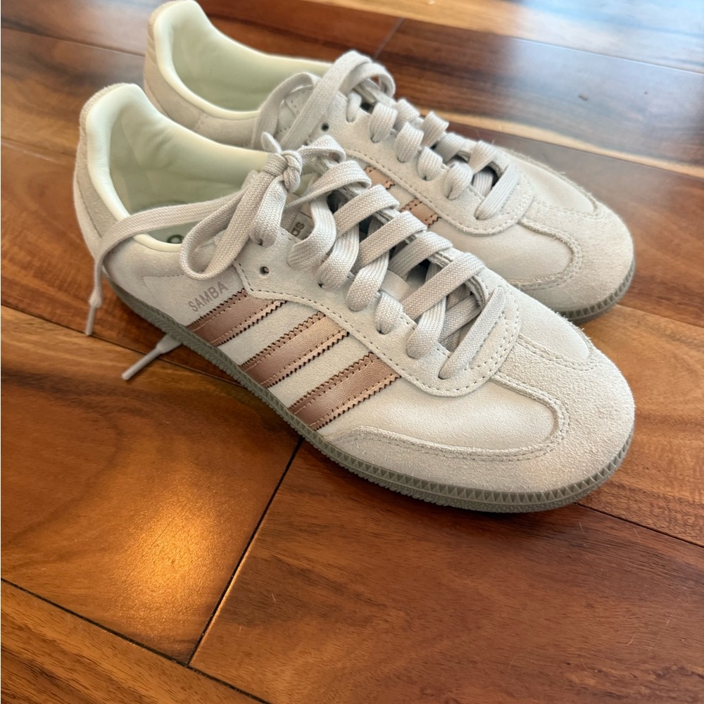 Adidas Sneakers in Cream and Brown